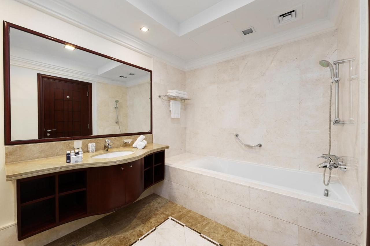 Maison Privee - Charming Apt With Sea View On The Palm Jumeirah Dubai Bagian luar foto