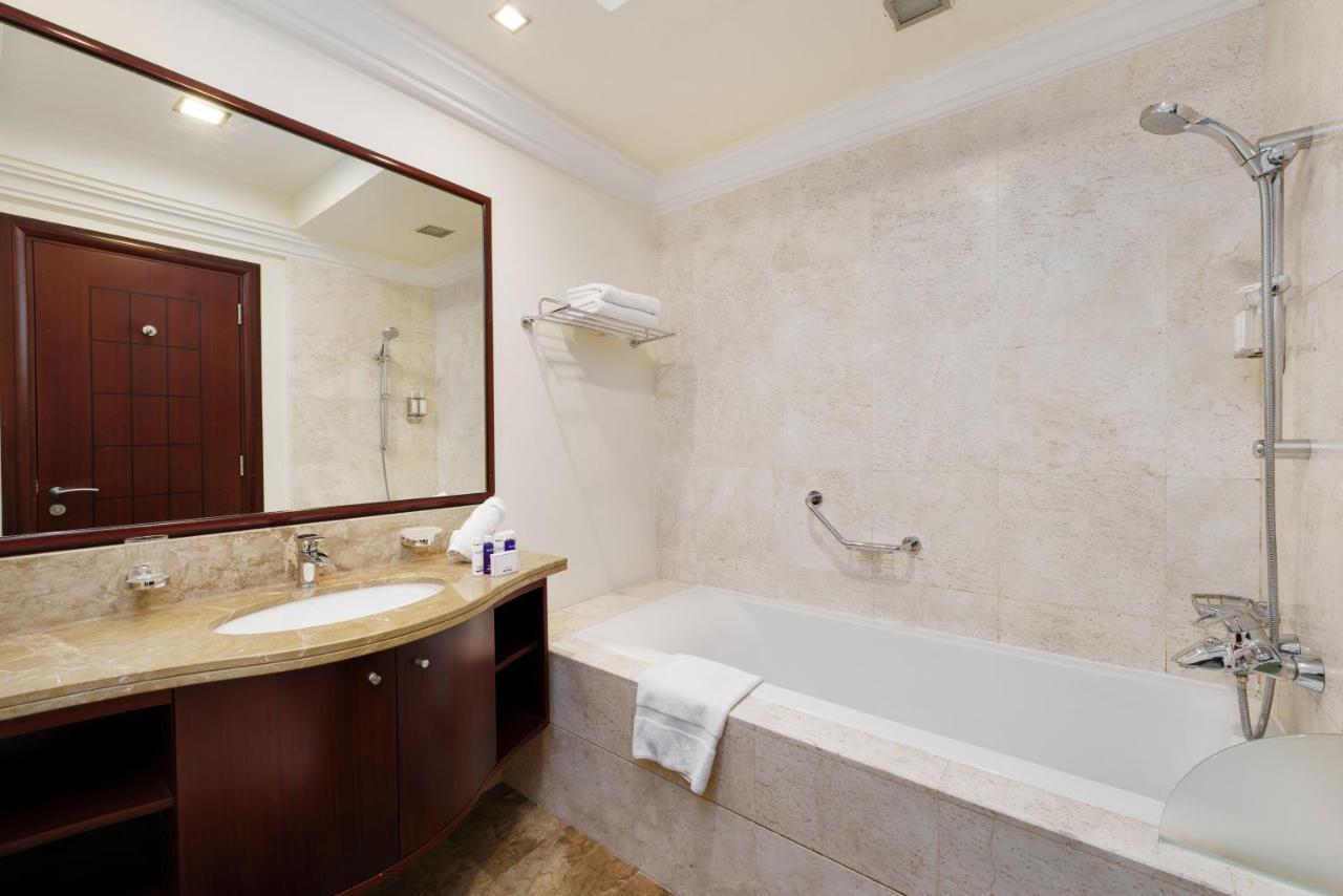 Maison Privee - Charming Apt With Sea View On The Palm Jumeirah Dubai Bagian luar foto
